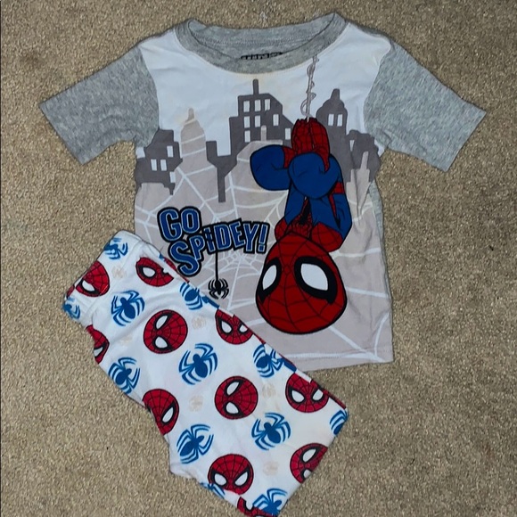 Gently Used 4T Spider-Man Pajamas - Picture 1 of 8
